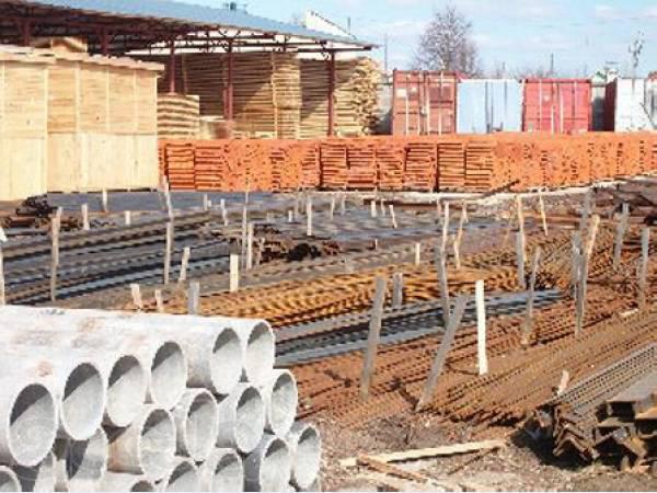 Блок газосиликатный. Кирпич красный фундаментный, цемент.  Утеплитель, пароизоляция.